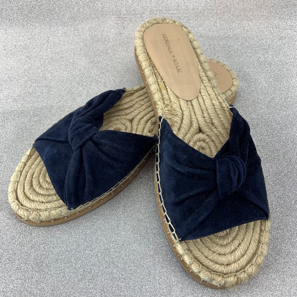 Kendall and Kylie Women’s Kkvira Mules - Picture 3 of 6